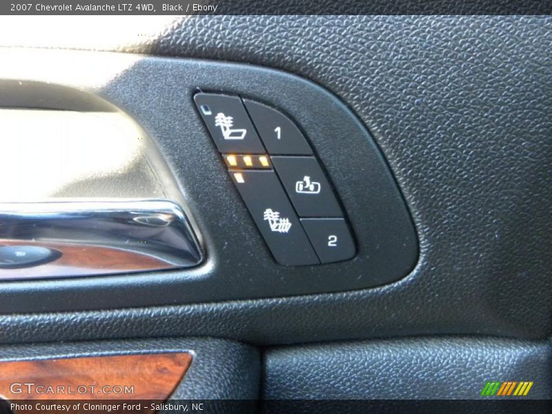 Black / Ebony 2007 Chevrolet Avalanche LTZ 4WD
