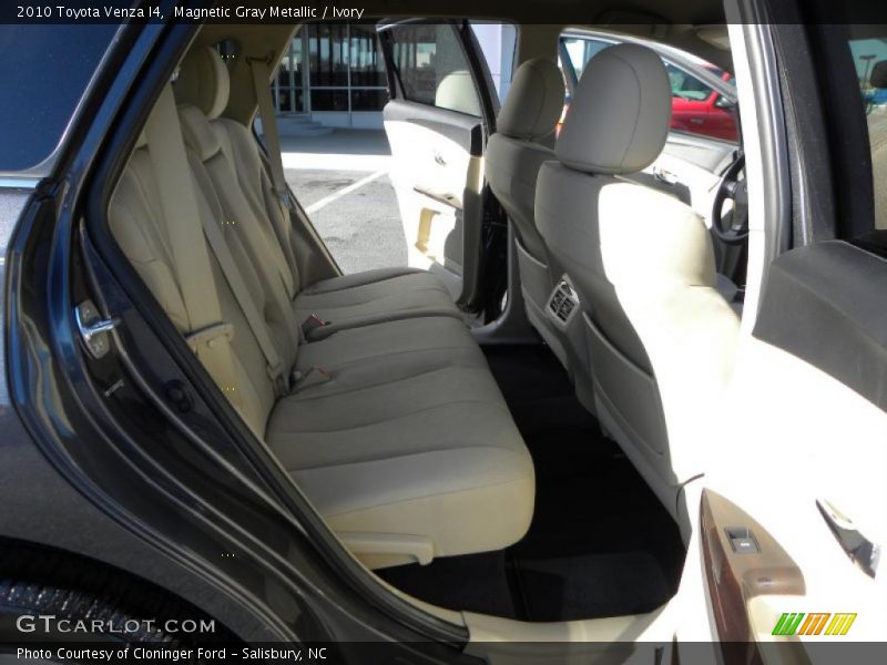 Magnetic Gray Metallic / Ivory 2010 Toyota Venza I4