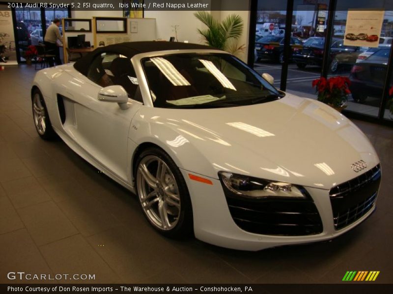 Front 3/4 View of 2011 R8 Spyder 5.2 FSI quattro
