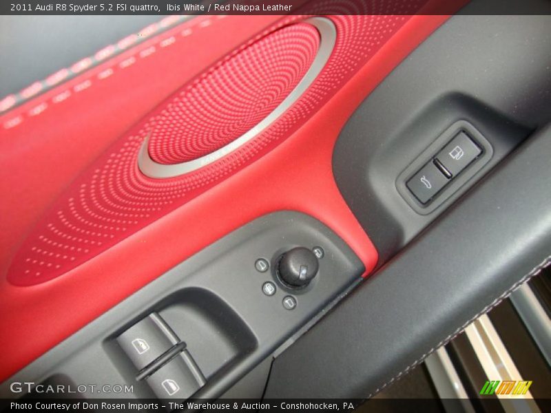 Controls of 2011 R8 Spyder 5.2 FSI quattro