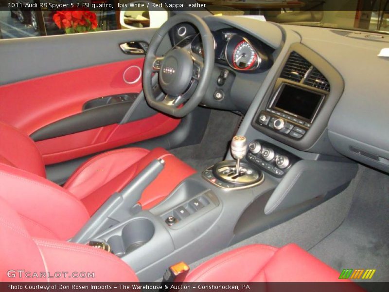 Dashboard of 2011 R8 Spyder 5.2 FSI quattro