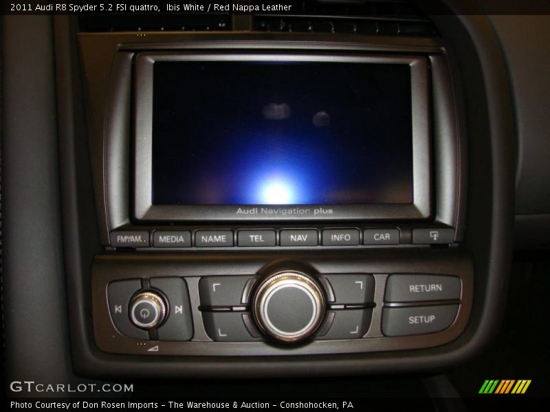 Controls of 2011 R8 Spyder 5.2 FSI quattro