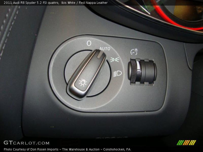 Controls of 2011 R8 Spyder 5.2 FSI quattro