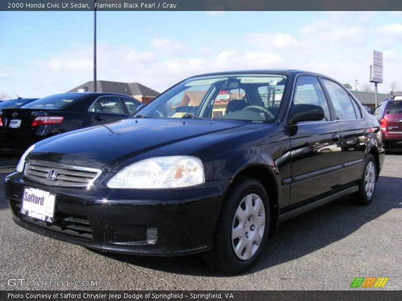 Front 3/4 View of 2000 Civic LX Sedan