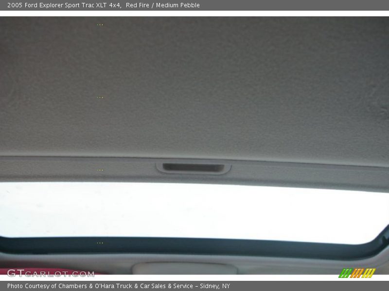 Red Fire / Medium Pebble 2005 Ford Explorer Sport Trac XLT 4x4