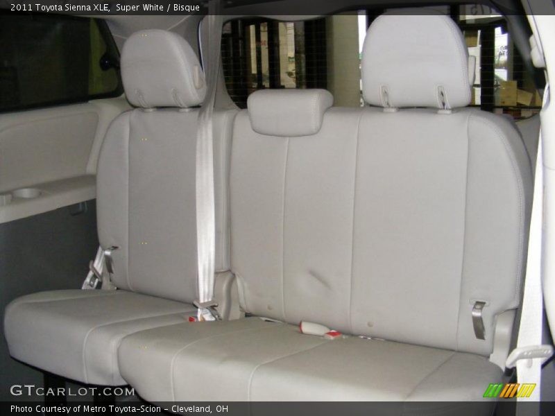 Super White / Bisque 2011 Toyota Sienna XLE