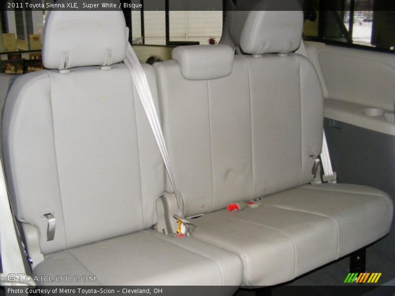 Super White / Bisque 2011 Toyota Sienna XLE