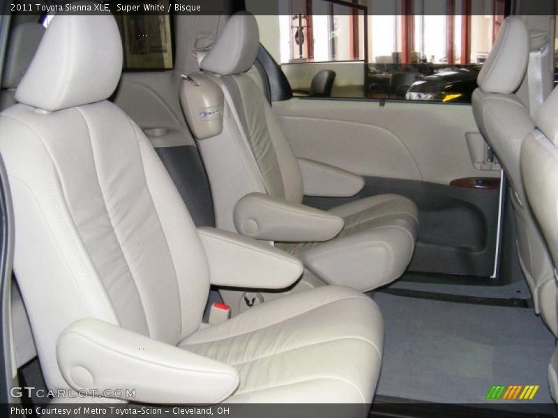 Super White / Bisque 2011 Toyota Sienna XLE