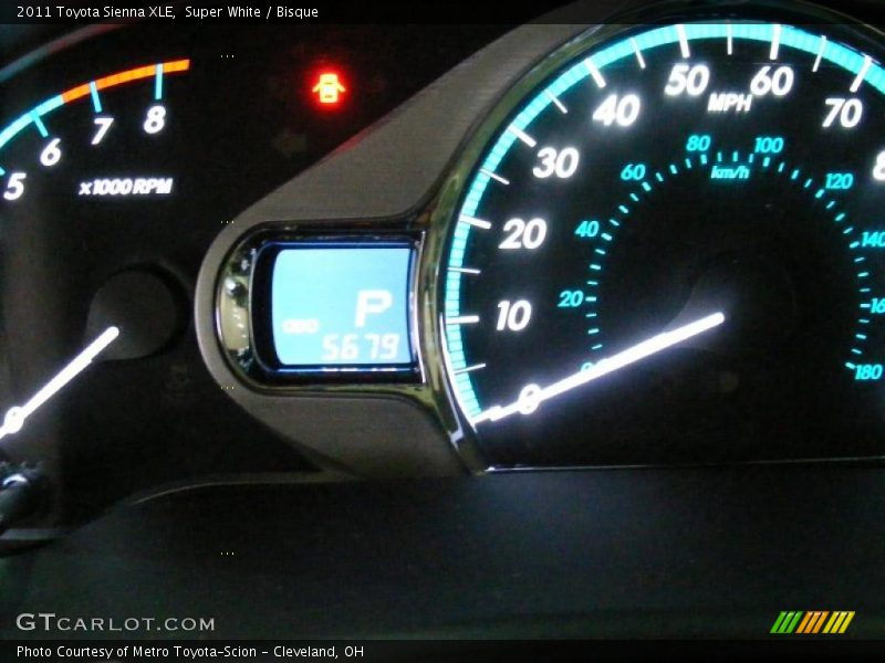 Super White / Bisque 2011 Toyota Sienna XLE
