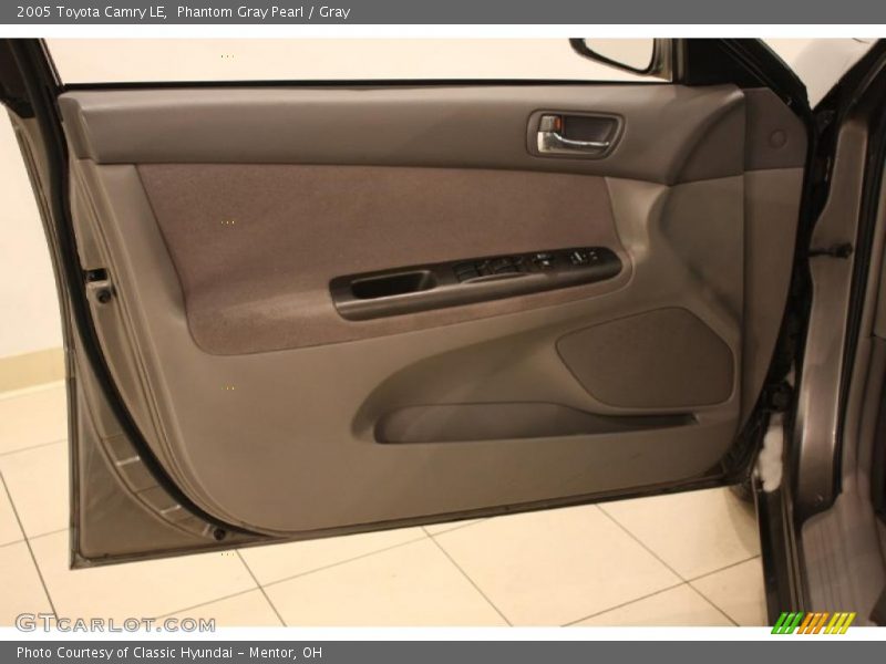 Phantom Gray Pearl / Gray 2005 Toyota Camry LE