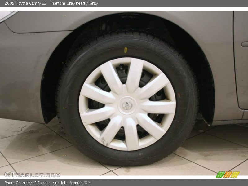 Phantom Gray Pearl / Gray 2005 Toyota Camry LE