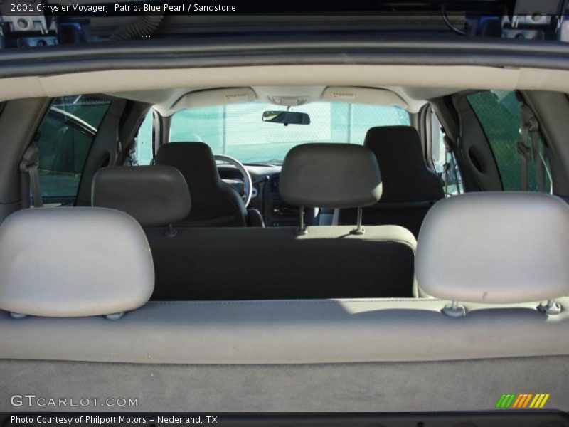 Patriot Blue Pearl / Sandstone 2001 Chrysler Voyager