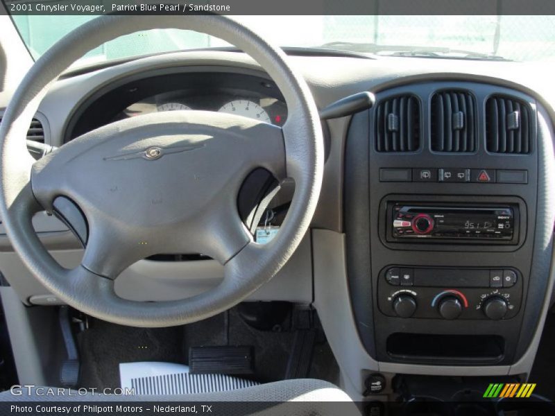 Patriot Blue Pearl / Sandstone 2001 Chrysler Voyager