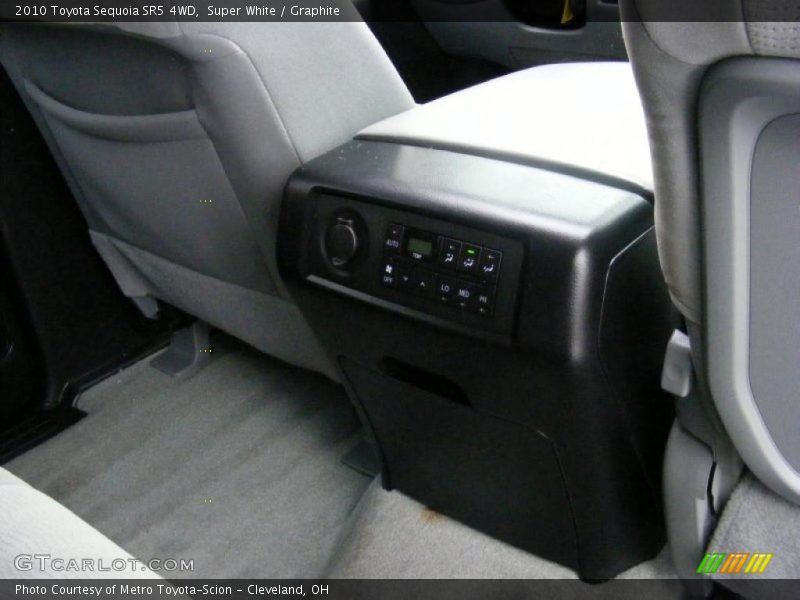 Super White / Graphite 2010 Toyota Sequoia SR5 4WD