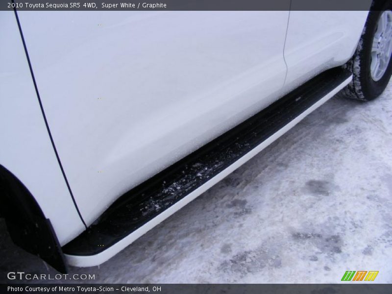 Super White / Graphite 2010 Toyota Sequoia SR5 4WD