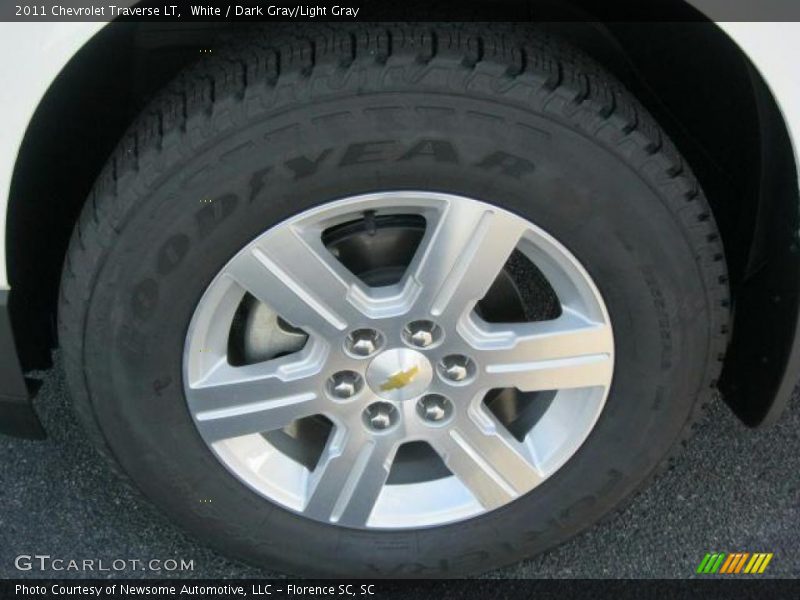 White / Dark Gray/Light Gray 2011 Chevrolet Traverse LT
