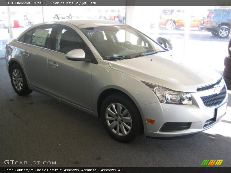 Silver Ice Metallic / Jet Black 2011 Chevrolet Cruze LT