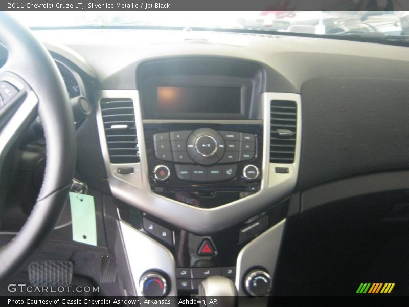 Silver Ice Metallic / Jet Black 2011 Chevrolet Cruze LT