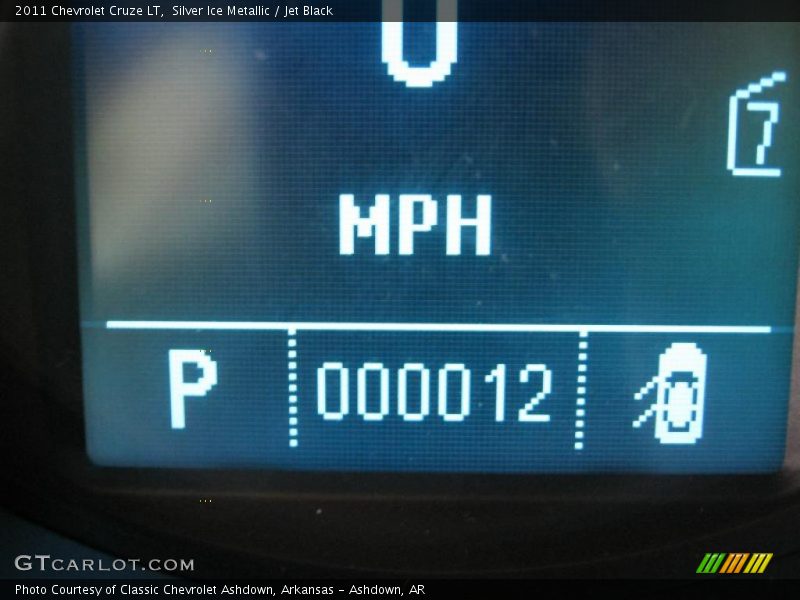 Silver Ice Metallic / Jet Black 2011 Chevrolet Cruze LT