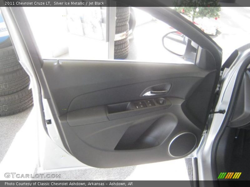 Silver Ice Metallic / Jet Black 2011 Chevrolet Cruze LT