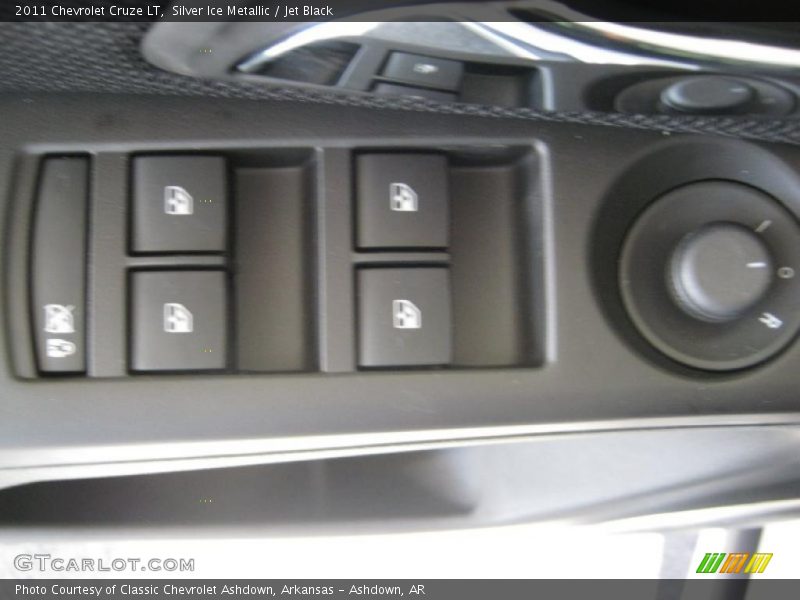 Silver Ice Metallic / Jet Black 2011 Chevrolet Cruze LT