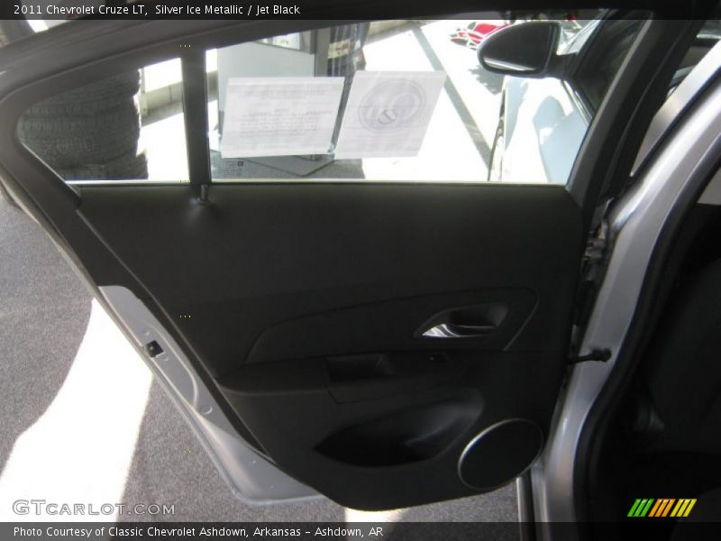Silver Ice Metallic / Jet Black 2011 Chevrolet Cruze LT