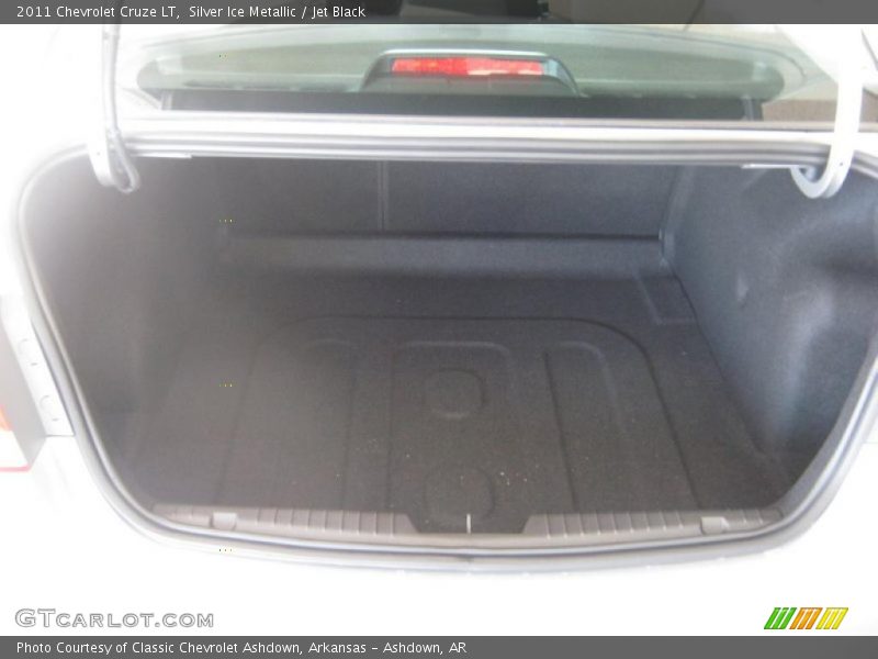 Silver Ice Metallic / Jet Black 2011 Chevrolet Cruze LT