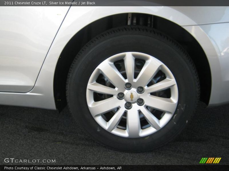 Silver Ice Metallic / Jet Black 2011 Chevrolet Cruze LT