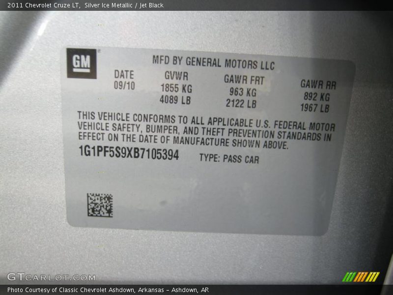 Silver Ice Metallic / Jet Black 2011 Chevrolet Cruze LT
