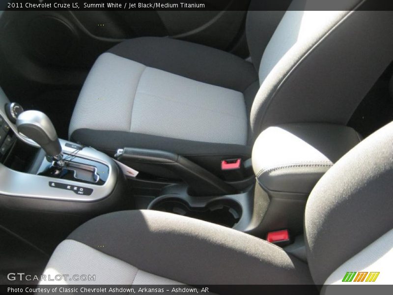Summit White / Jet Black/Medium Titanium 2011 Chevrolet Cruze LS