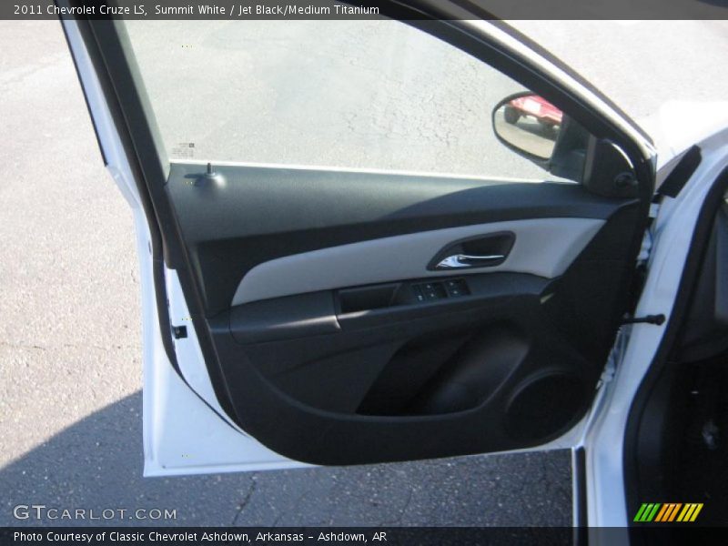 Summit White / Jet Black/Medium Titanium 2011 Chevrolet Cruze LS