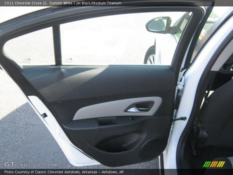 Summit White / Jet Black/Medium Titanium 2011 Chevrolet Cruze LS