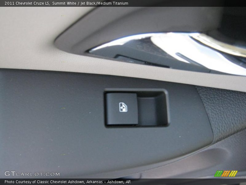 Summit White / Jet Black/Medium Titanium 2011 Chevrolet Cruze LS