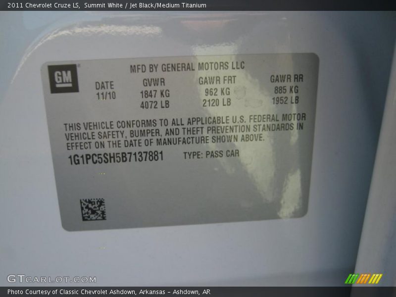 Summit White / Jet Black/Medium Titanium 2011 Chevrolet Cruze LS