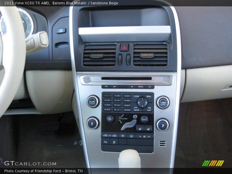 Controls of 2011 XC60 T6 AWD