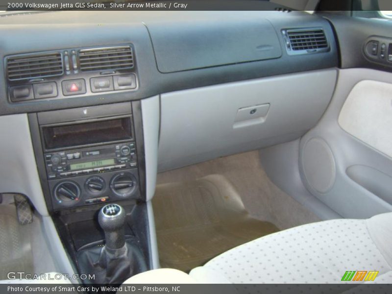 Silver Arrow Metallic / Gray 2000 Volkswagen Jetta GLS Sedan