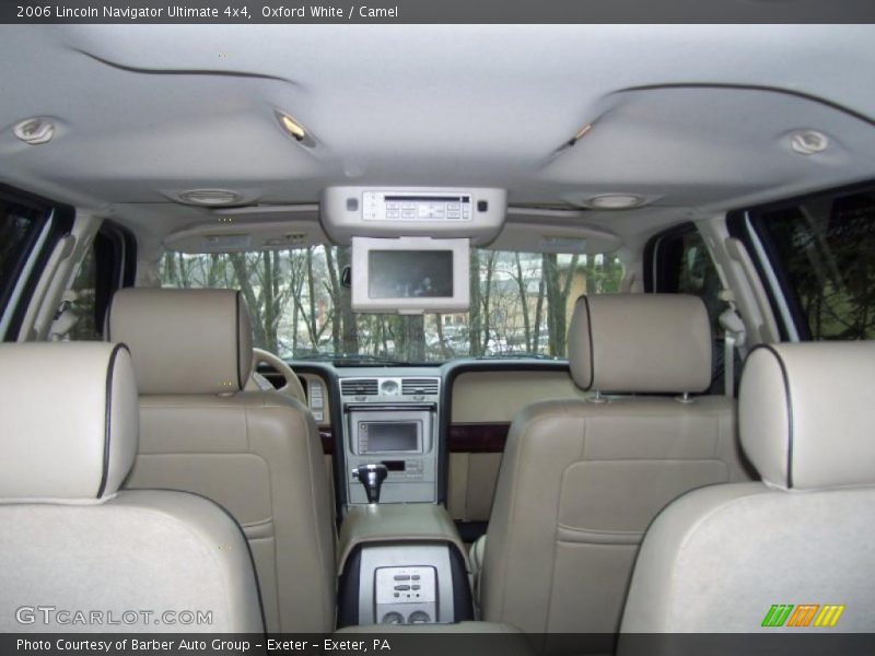 Oxford White / Camel 2006 Lincoln Navigator Ultimate 4x4