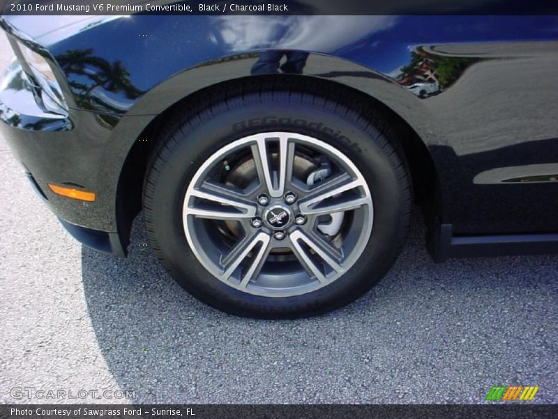 Black / Charcoal Black 2010 Ford Mustang V6 Premium Convertible