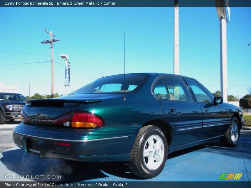 Emerald Green Metallic / Camel 1998 Pontiac Bonneville SE