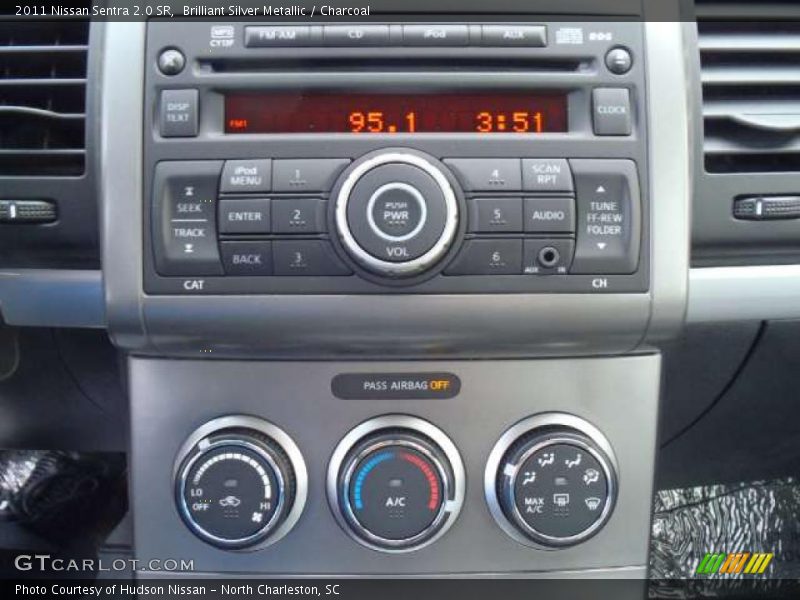 Brilliant Silver Metallic / Charcoal 2011 Nissan Sentra 2.0 SR