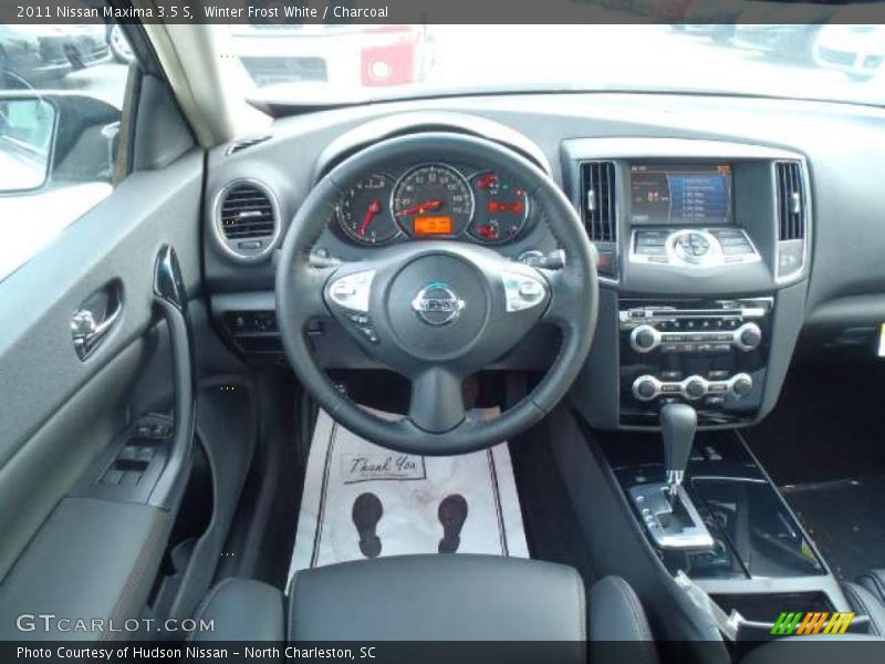Dashboard of 2011 Maxima 3.5 S