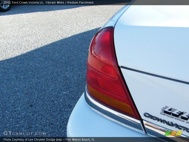 Vibrant White / Medium Parchment 2002 Ford Crown Victoria LX
