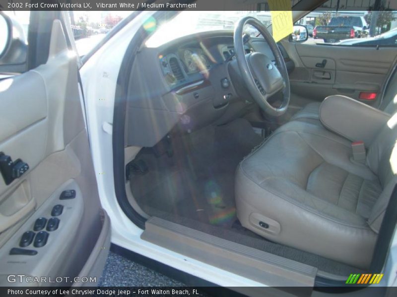 Vibrant White / Medium Parchment 2002 Ford Crown Victoria LX