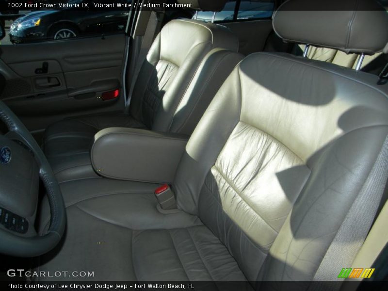 Vibrant White / Medium Parchment 2002 Ford Crown Victoria LX