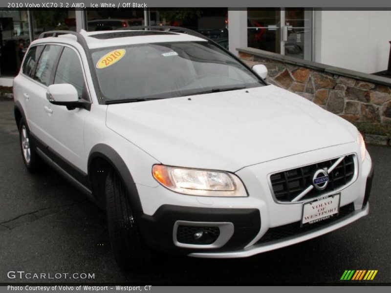 Ice White / Off Black 2010 Volvo XC70 3.2 AWD