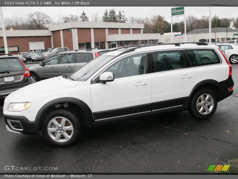 Ice White / Off Black 2010 Volvo XC70 3.2 AWD