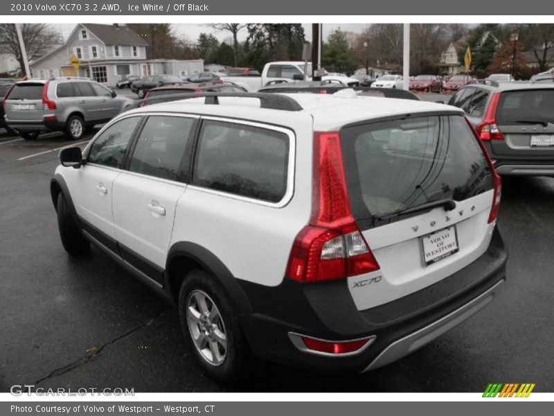Ice White / Off Black 2010 Volvo XC70 3.2 AWD