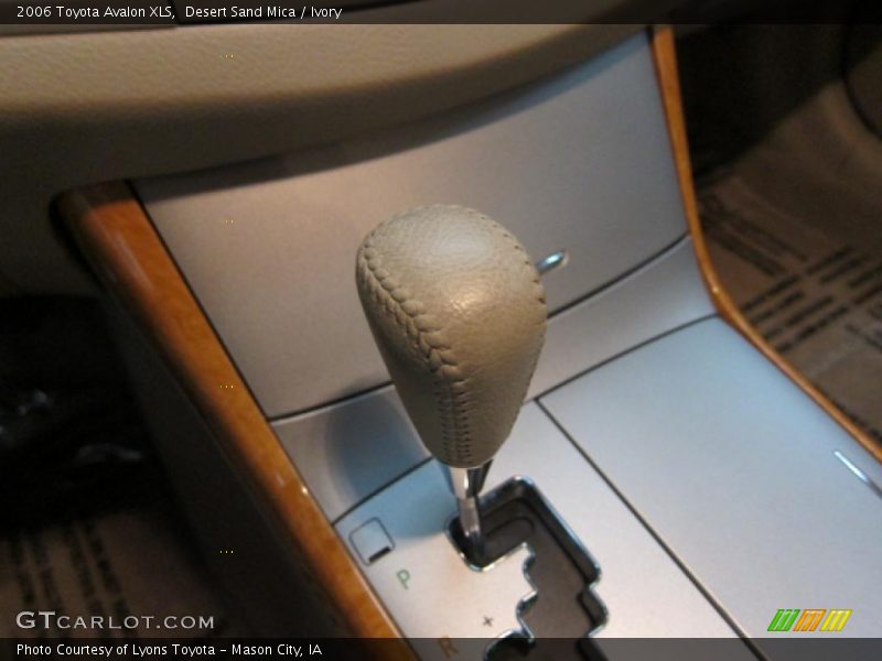 Desert Sand Mica / Ivory 2006 Toyota Avalon XLS