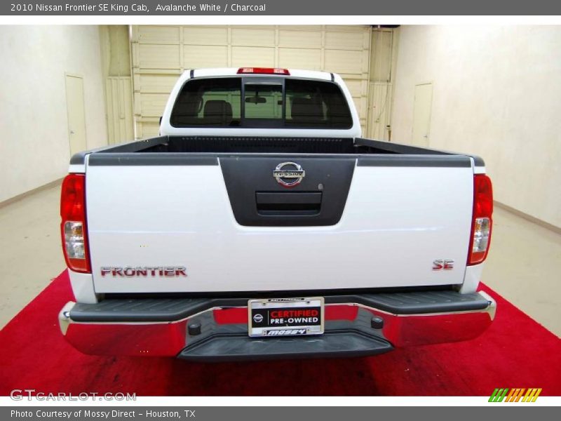 Avalanche White / Charcoal 2010 Nissan Frontier SE King Cab