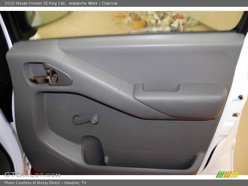 Avalanche White / Charcoal 2010 Nissan Frontier SE King Cab